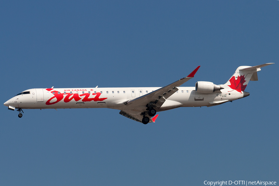 Air Canada Jazz Bombardier CRJ-705ER (C-FJJZ) | Photo 182997