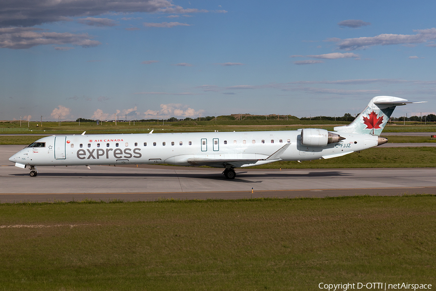 Air Canada Express (Jazz) Bombardier CRJ-705ER (C-FJJZ) | Photo 174131