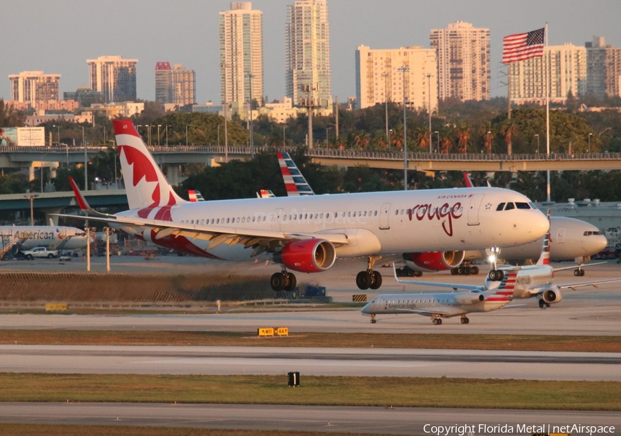 Air Canada Rouge Airbus A321-211 (C-FJQH) | Photo 542439