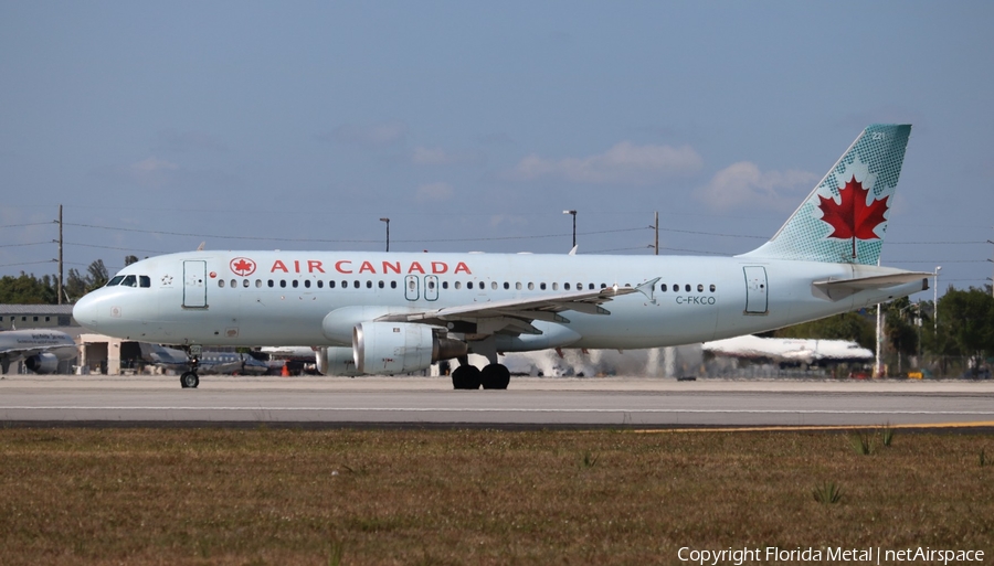 Air Canada Airbus A320-211 (C-FKCO) | Photo 558466