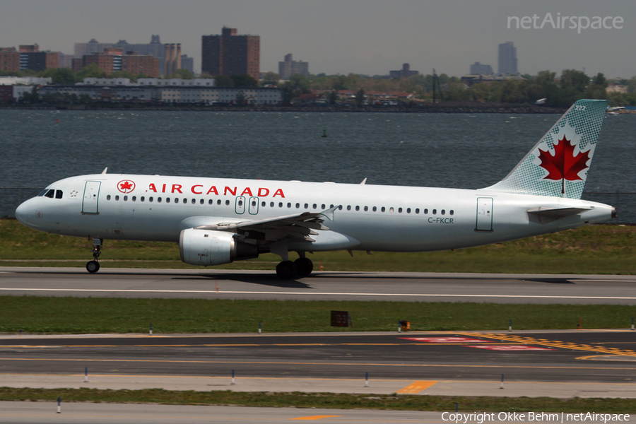 Air Canada Airbus A320-211 (C-FKCR) | Photo 37335