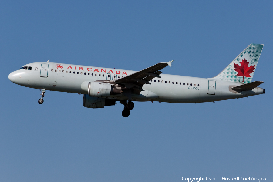 Air Canada Airbus A320-211 (C-FKOJ) | Photo 414921