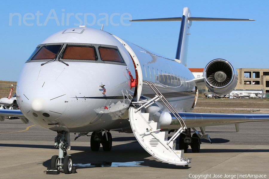 ChartRight Air Bombardier CL-600-2B19 Challenger 850 (C-FLOG) | Photo 513734