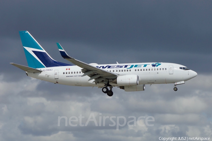 WestJet Boeing 737-7CT (C-FMWJ) | Photo 291829