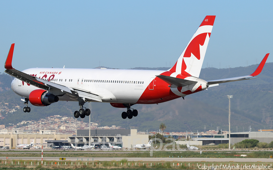 Air Canada Rouge Boeing 767-333(ER) (C-FMWQ) | Photo 194099