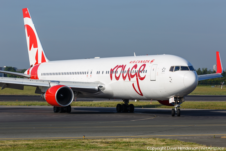 Air Canada Rouge Boeing 767-333(ER) (C-FMWQ) | Photo 247611