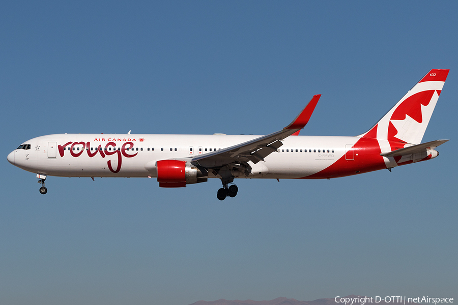 Air Canada Rouge Boeing 767-333(ER) (C-FMWQ) | Photo 138857