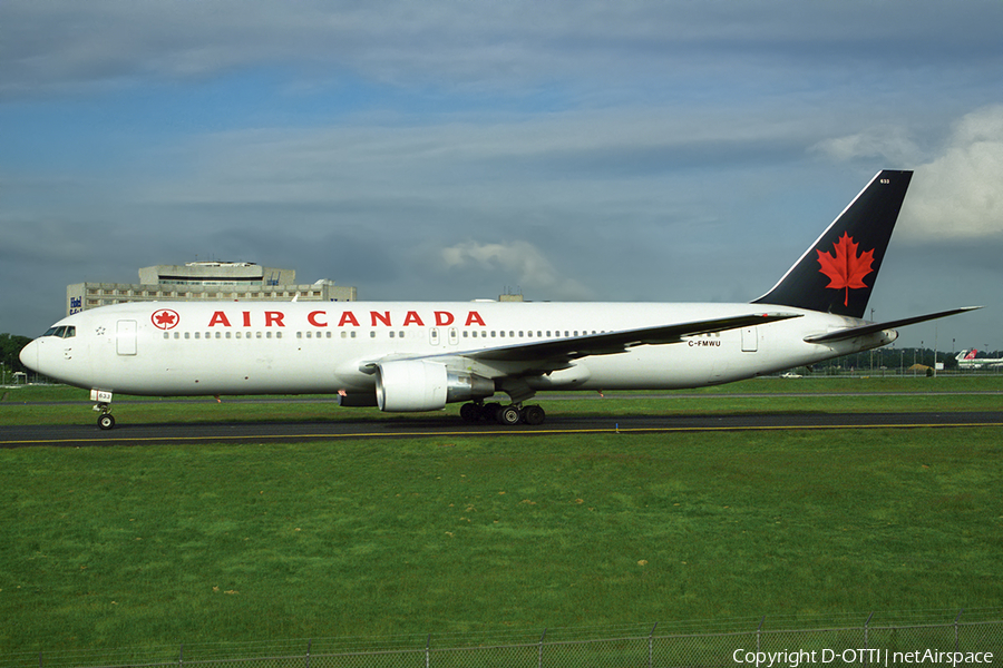 Air Canada Boeing 767-333(ER) (C-FMWU) | Photo 401209