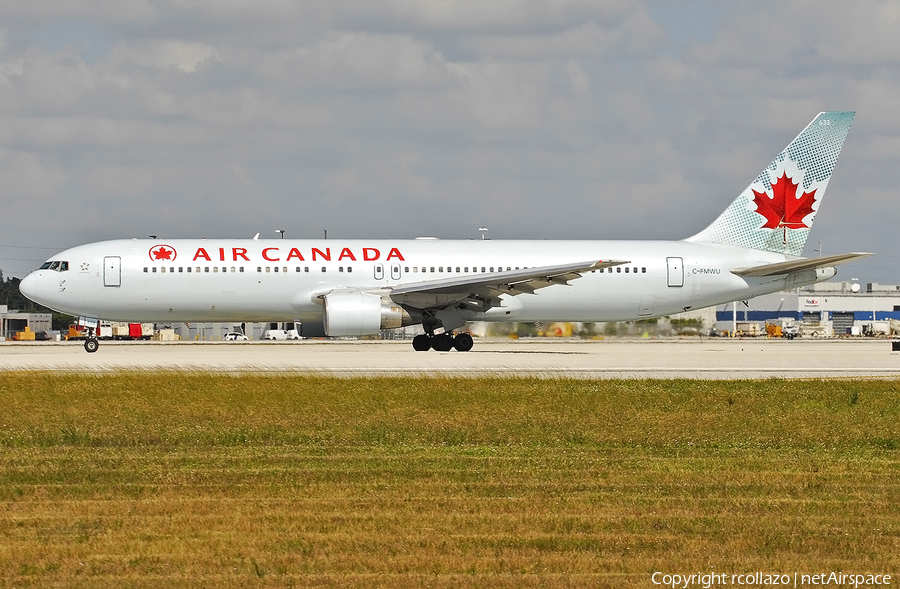 Air Canada Boeing 767-333(ER) (C-FMWU) | Photo 396955