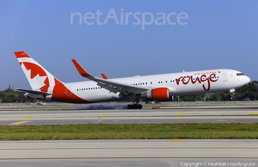 Air Canada Rouge Boeing 767-333(ER) (C-FMWU) | Photo 146279