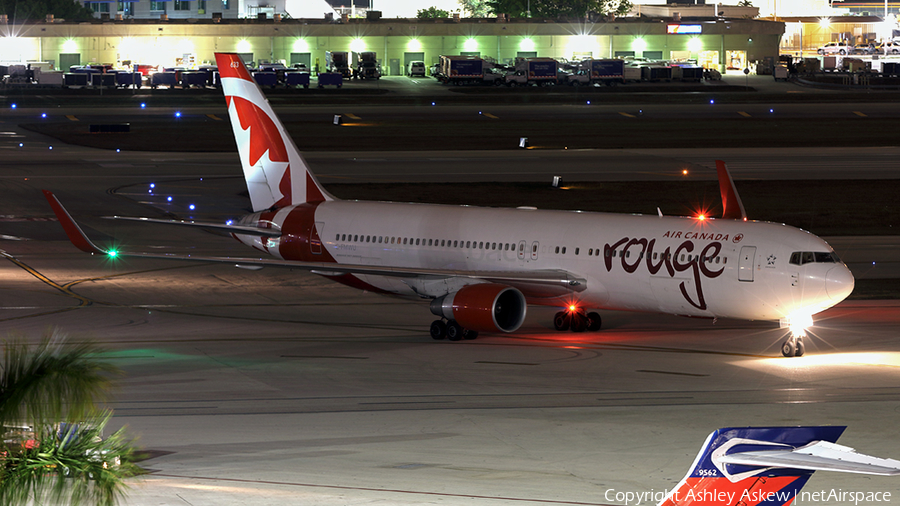 Air Canada Rouge Boeing 767-333(ER) (C-FMWU) | Photo 233550
