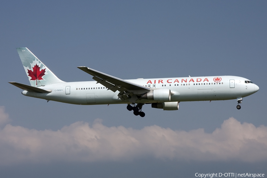Air Canada Rouge Boeing 767-333(ER) (C-FMWV) | Photo 411330