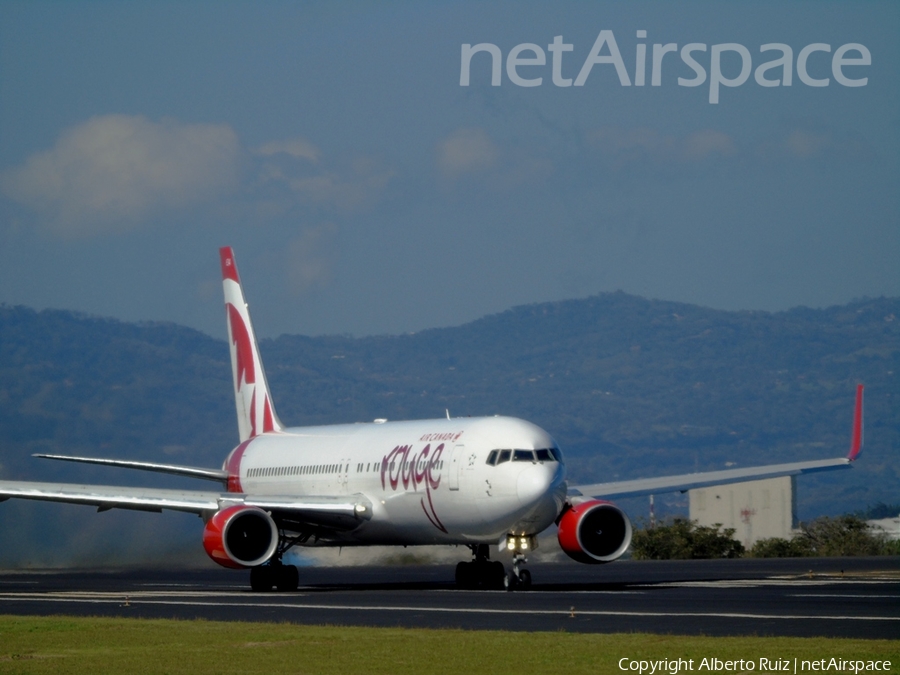 Air Canada Rouge Boeing 767-333(ER) (C-FMWV) | Photo 207411