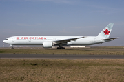 Air Canada Boeing 777-333(ER) (C-FNNQ) at  Paris - Charles de Gaulle (Roissy), France