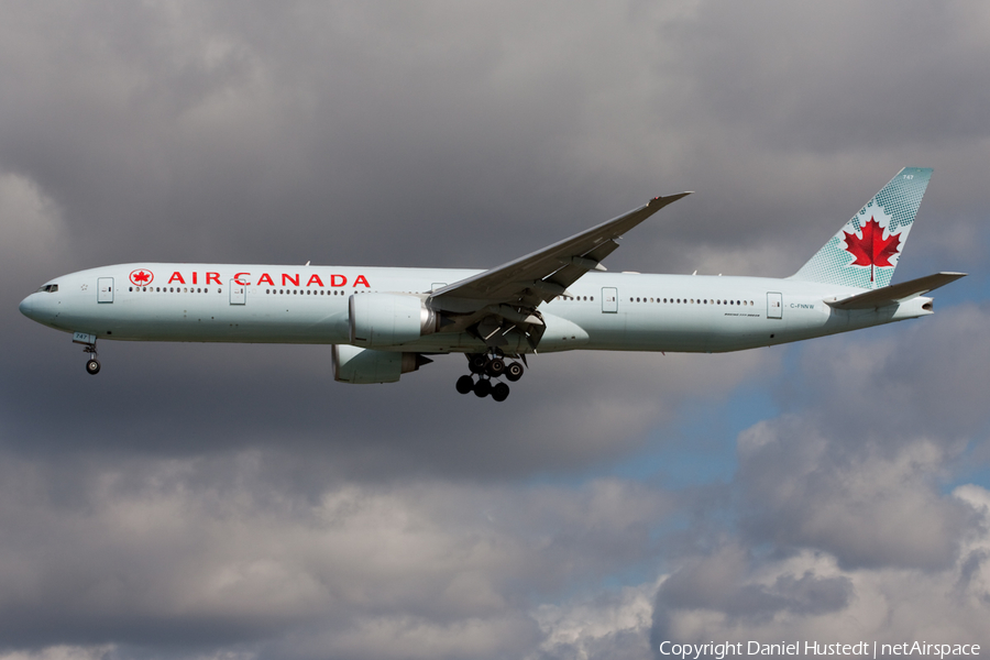 Air Canada Boeing 777-333(ER) (C-FNNW) | Photo 414928