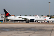 Air Canada Boeing 787-9 Dreamliner (C-FNOE) at  Madrid - Barajas, Spain