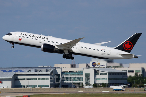 Air Canada Boeing 787-9 Dreamliner (C-FNOG) at  Seoul - Incheon International, South Korea