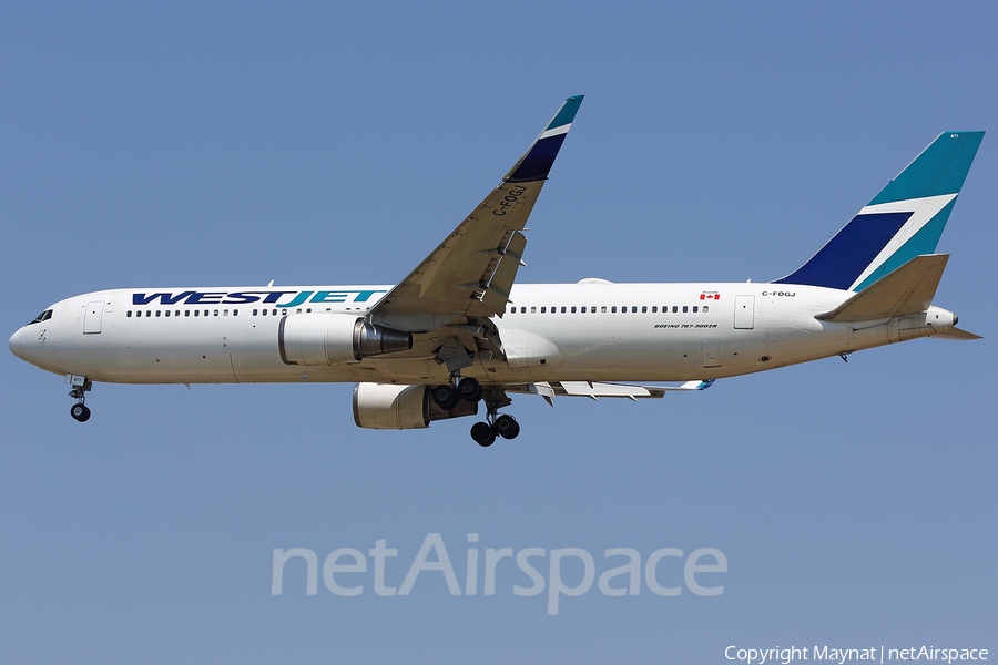 WestJet Boeing 767-338(ER) (C-FOGJ) | Photo 392075