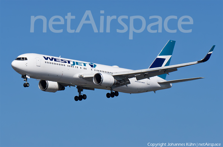 WestJet Boeing 767-338(ER) (C-FOGT) | Photo 123745