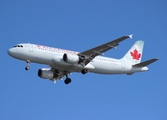 Air Canada Airbus A320-211 (C-FPDN) at  Tampa - International, United States