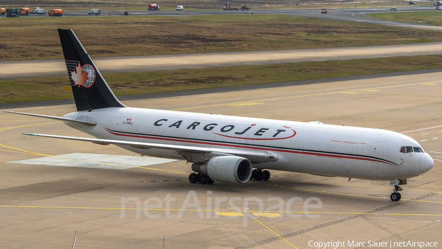 Cargojet Airways Boeing 767-33A(ER)(BDSF) (C-FPIJ) | Photo 235604