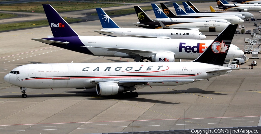 Cargojet Airways Boeing 767-33A(ER)(BDSF) (C-FPIJ) | Photo 391327