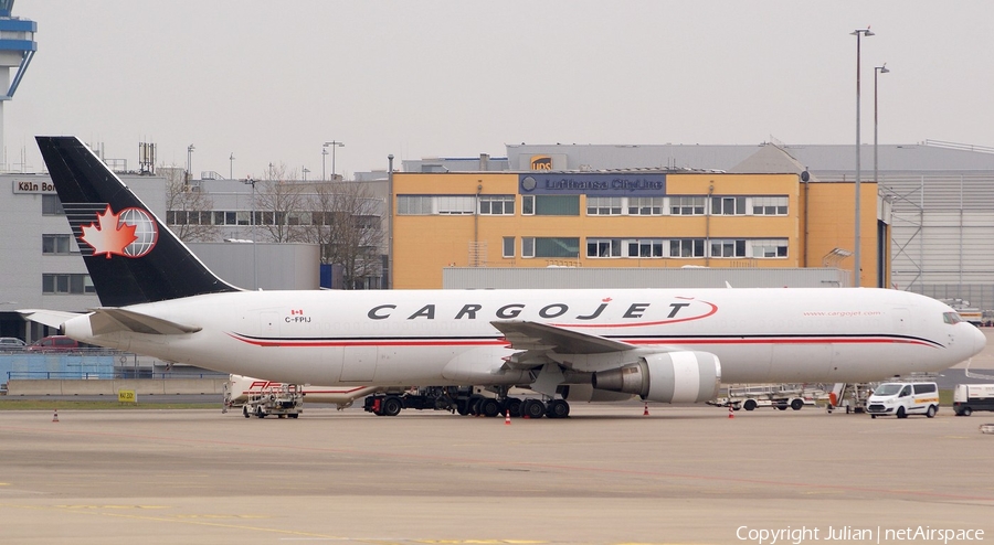 Cargojet Airways Boeing 767-33A(ER)(BDSF) (C-FPIJ) | Photo 440642
