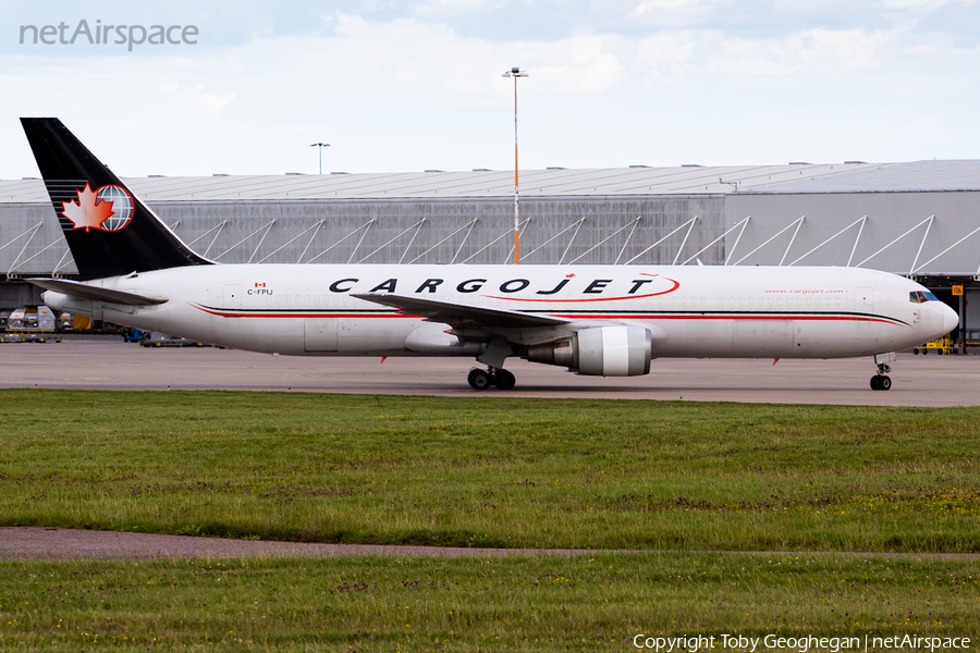 Cargojet Airways Boeing 767-33A(ER)(BDSF) (C-FPIJ) | Photo 397539