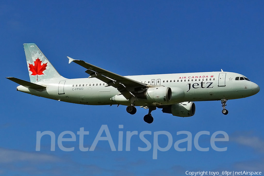 Air Canada Jetz Airbus A320-211 (C-FPWD) | Photo 68098