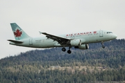 Air Canada Airbus A320-211 (C-FPWE) at  Kelowna - International, Canada