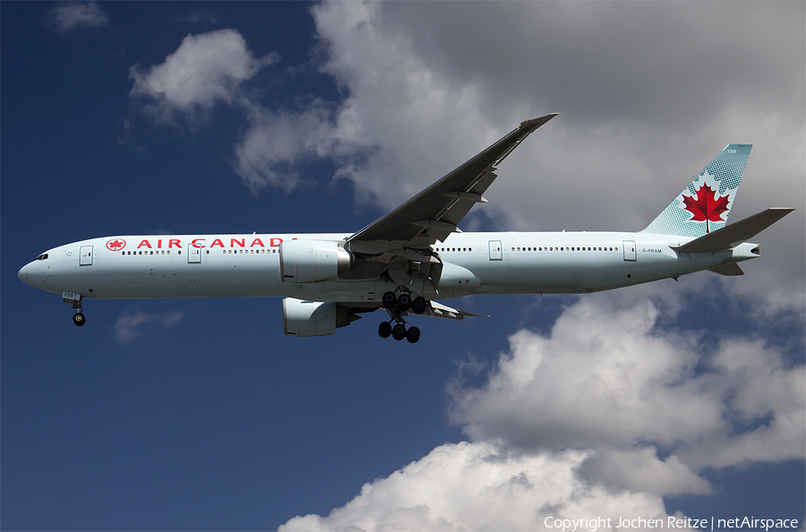 Air Canada Boeing 777-333(ER) (C-FRAM) | Photo 50833