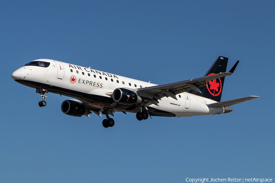 Air Canada Express (Sky Regional) Embraer ERJ-175LR (ERJ-170-200LR) (C-FRQK) | Photo 266419