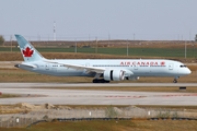 Air Canada Boeing 787-9 Dreamliner (C-FRSA) at  Calgary - International, Canada