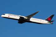 Air Canada Boeing 787-9 Dreamliner (C-FRTU) at  London - Heathrow, United Kingdom