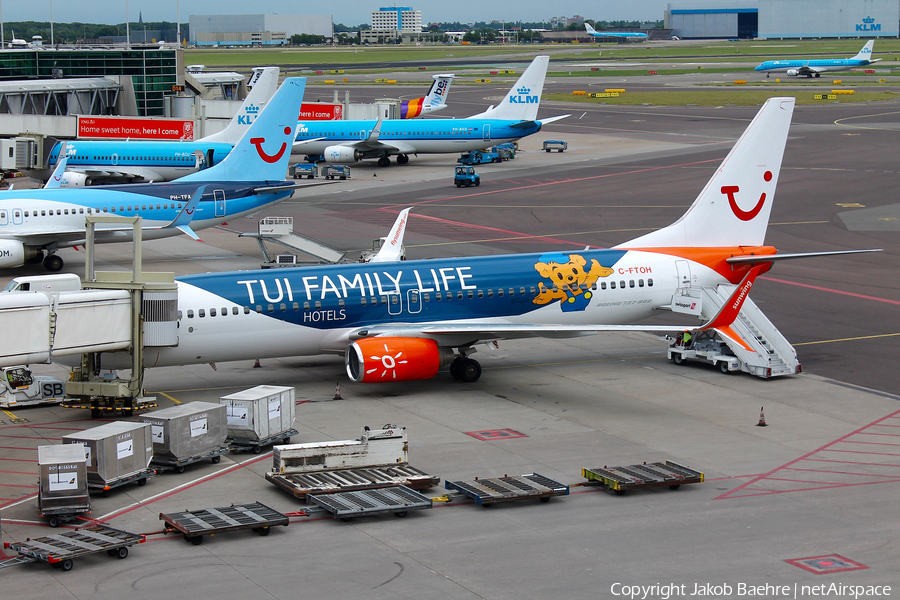 TUI Airlines Netherlands Boeing 737-8HX (C-FTOH) | Photo 173609