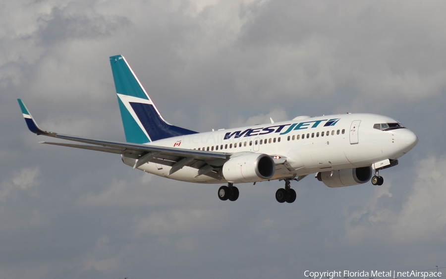 WestJet Boeing 737-7CT (C-FTWJ) | Photo 558922