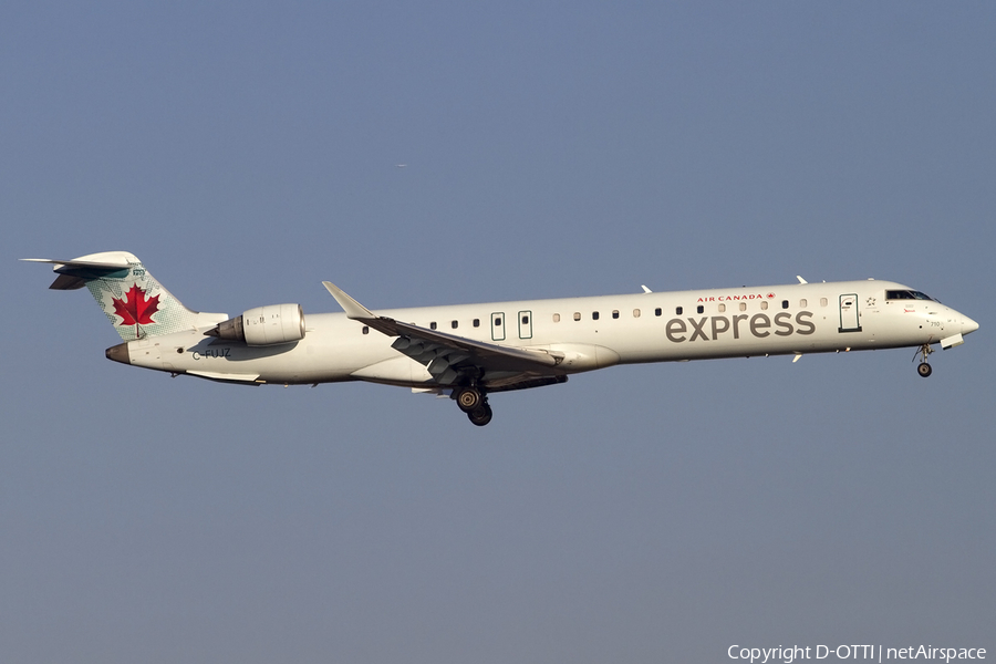 Air Canada Express (Jazz) Bombardier CRJ-705LR (C-FUJZ) | Photo 453656