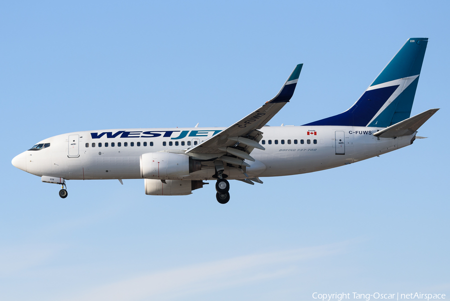 WestJet Boeing 737-7CT (C-FUWS) | Photo 468524