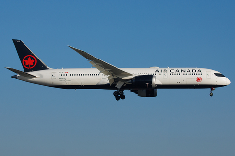 Air Canada Boeing 787-9 Dreamliner (C-FVLX) at  London - Heathrow, United Kingdom
