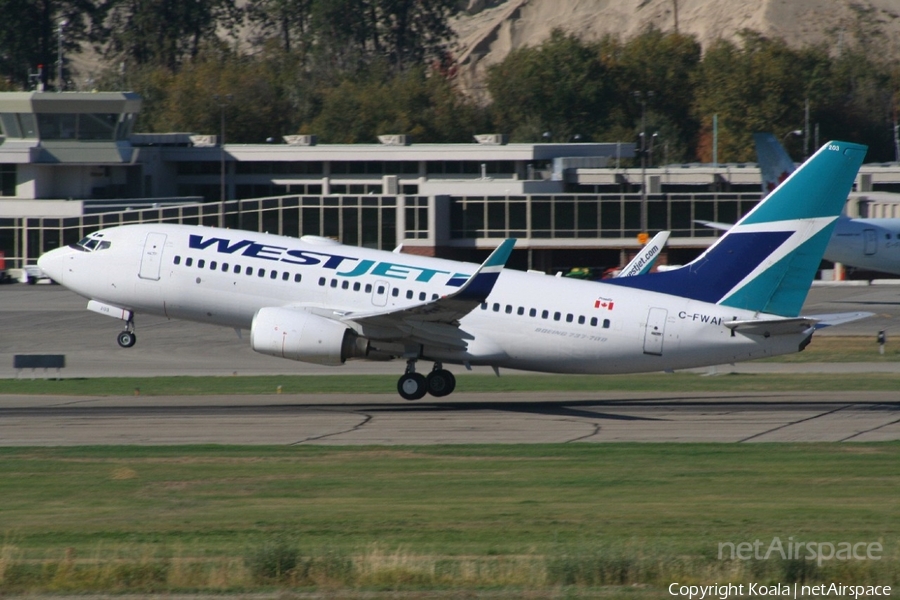 WestJet Boeing 737-7CT (C-FWAI) | Photo 539974