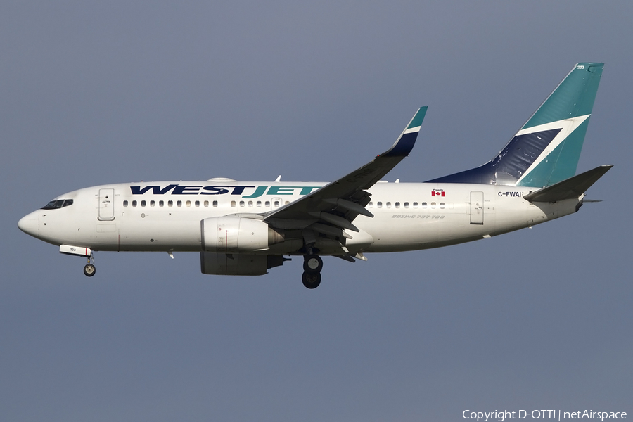 WestJet Boeing 737-7CT (C-FWAI) | Photo 443166