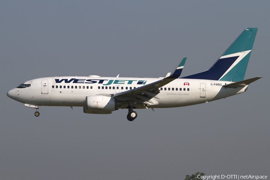 WestJet Boeing 737-7CT (C-FWBG) | Photo 440569