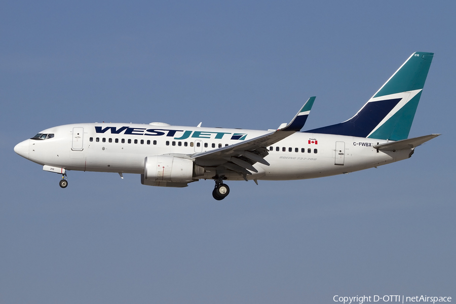 WestJet Boeing 737-7CT (C-FWBX) | Photo 425003