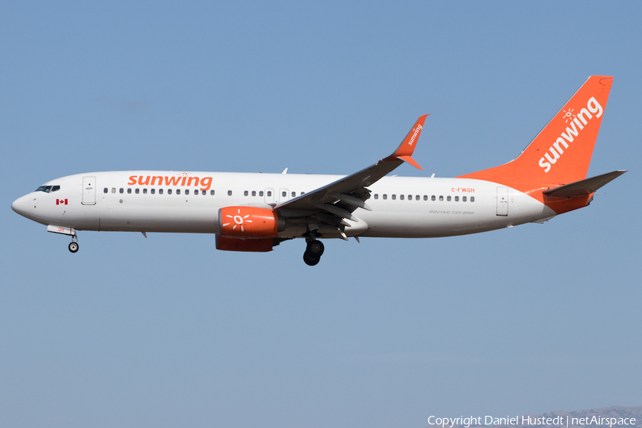 Sunwing Airlines Boeing 737-86J (C-FWGH) | Photo 536500