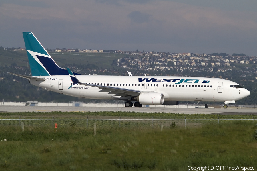 WestJet Boeing 737-8CT (C-FWIJ) | Photo 444707