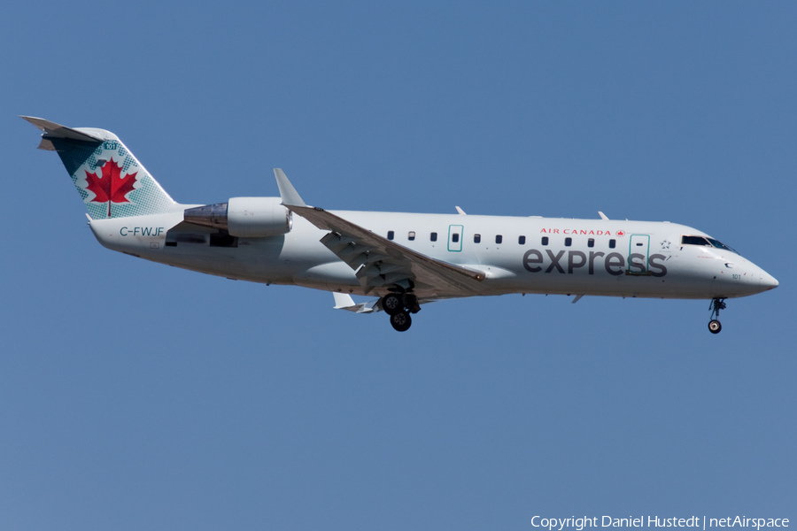 Air Canada Express (Air Georgian) Bombardier CRJ-100ER (C-FWJF) | Photo 428284