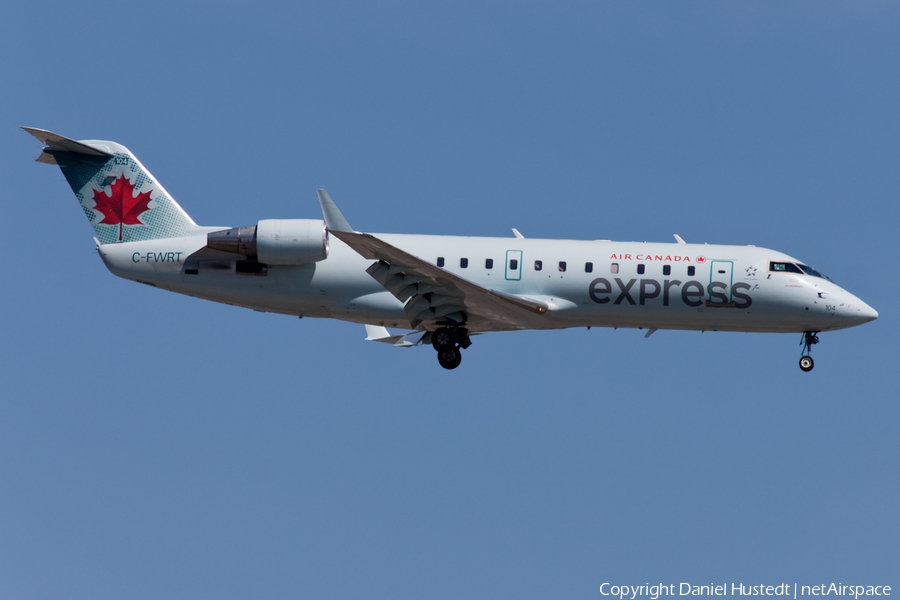 Air Canada Express (Air Georgian) Bombardier CRJ-100ER (C-FWRT) | Photo 428285