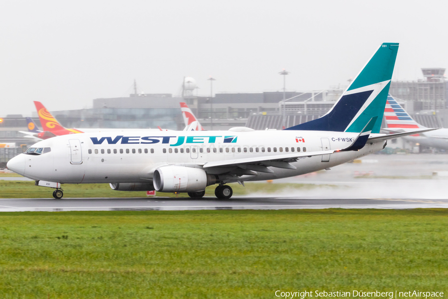 WestJet Boeing 737-7CT (C-FWSK) | Photo 290518