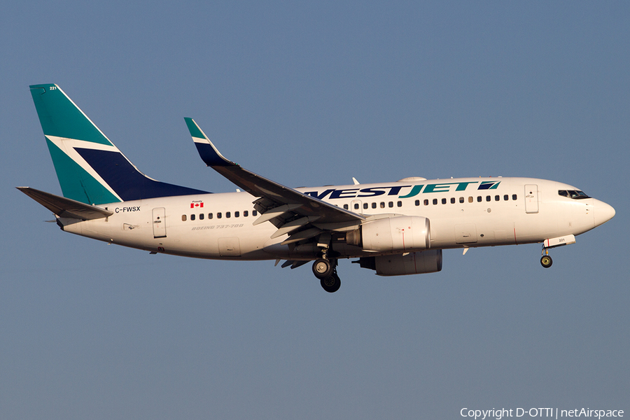 WestJet Boeing 737-7CT (C-FWSX) | Photo 453655