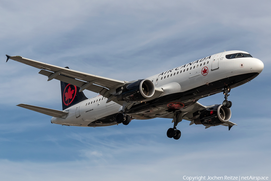 Air Canada Airbus A320-214 (C-FXCD) | Photo 267203